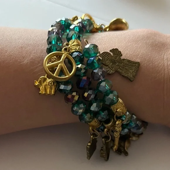 Beaded Memory Wire Bracelet with Gold Tone Charms - Picture 7 of 9